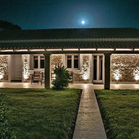 Semesterbostad Dalas House Almiros Beach